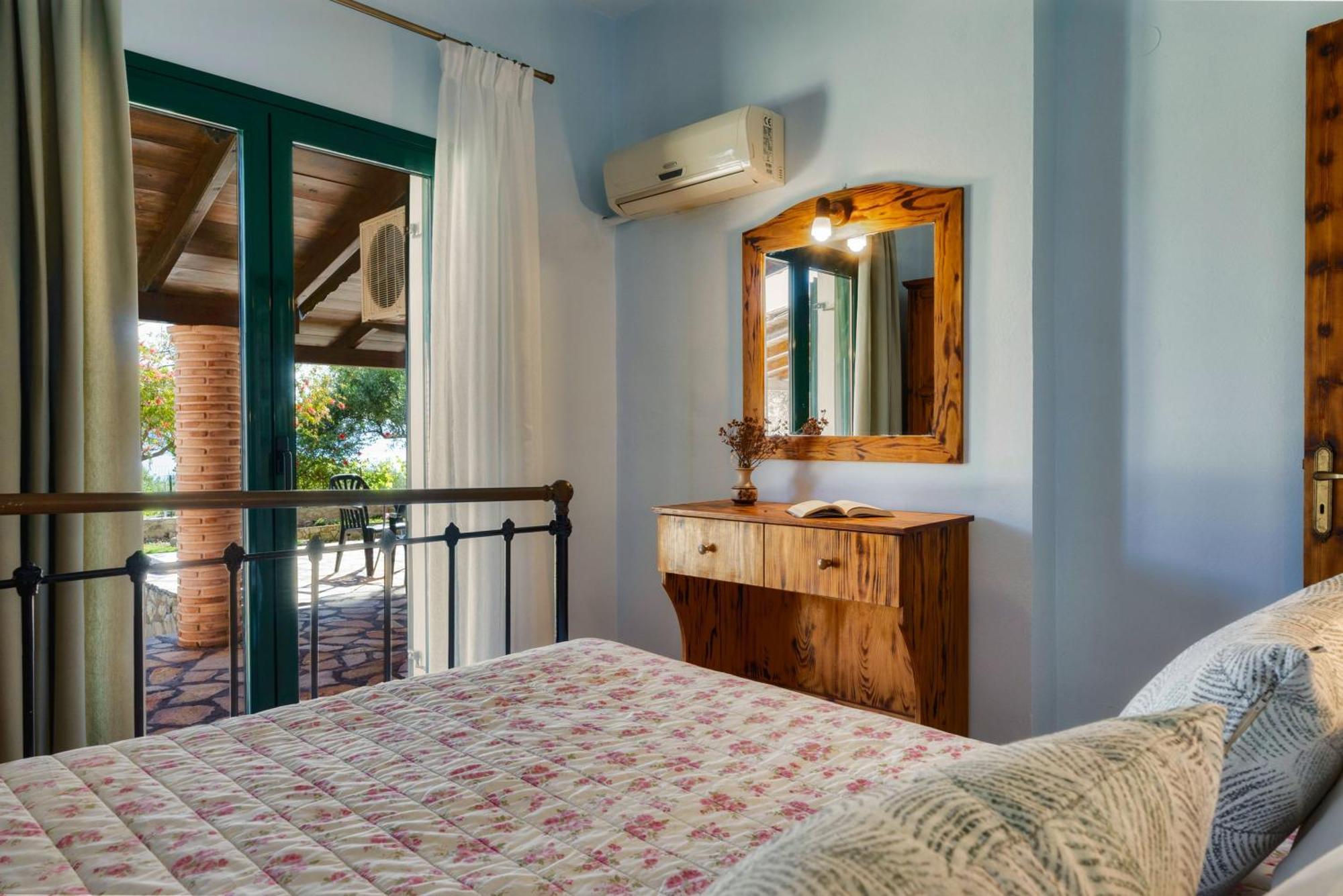 Anatoli Apartments - Tranquil Location & Stunning Views, By Zantewize Marathias  Room photo